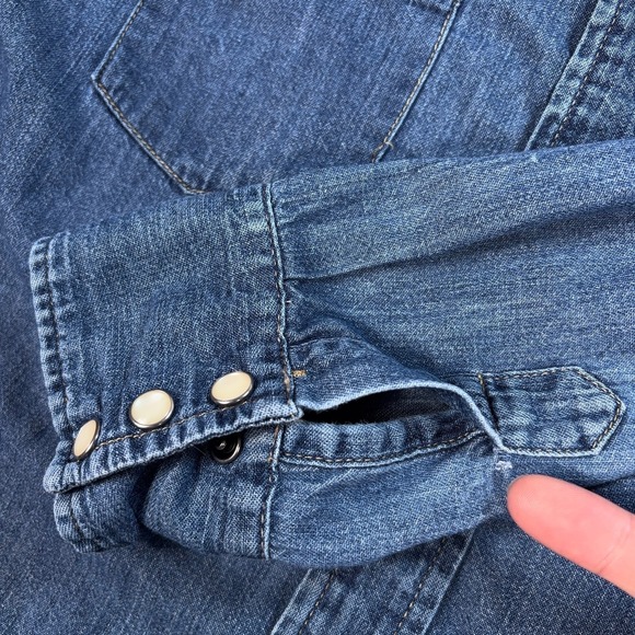 Gap 1969 Denim Shirt Men's M Blue Flap Pockets Pearl Snap Button Up Western - Picture 10 of 15